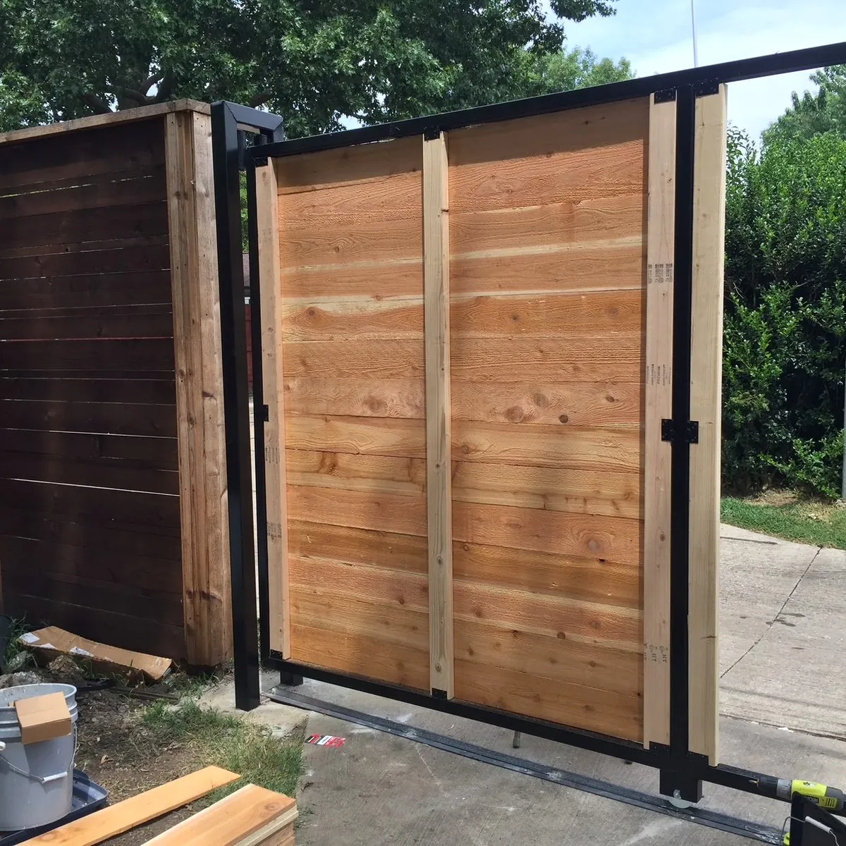 Fence repair post straightening DFW Texas