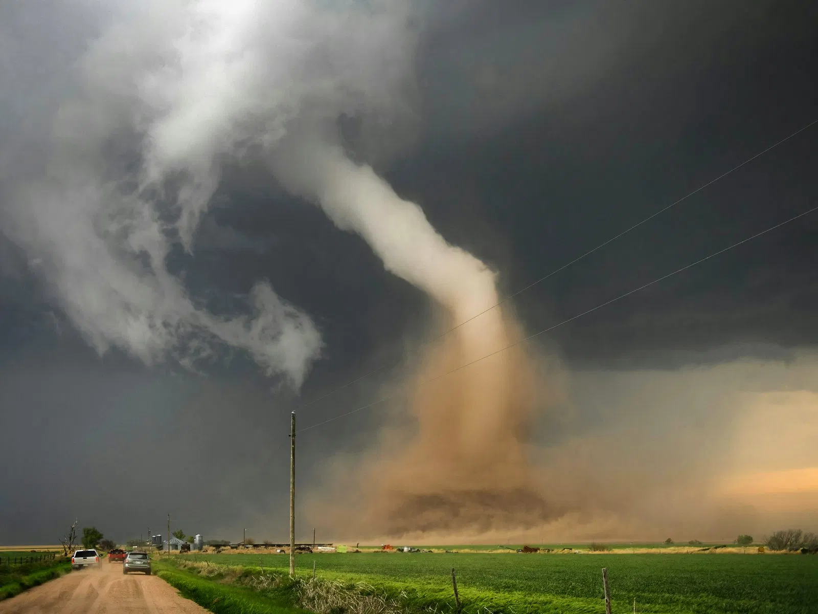 Texas tornado storm approaching DFW